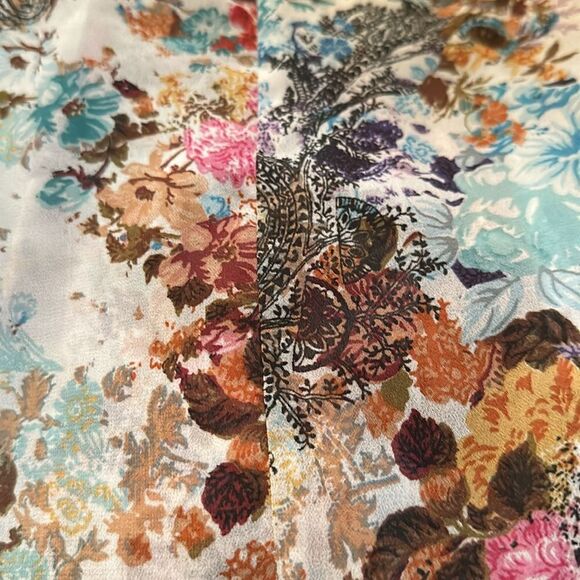 Paradigma Gwenifer Floral Kimono! - Picture 3 of 5